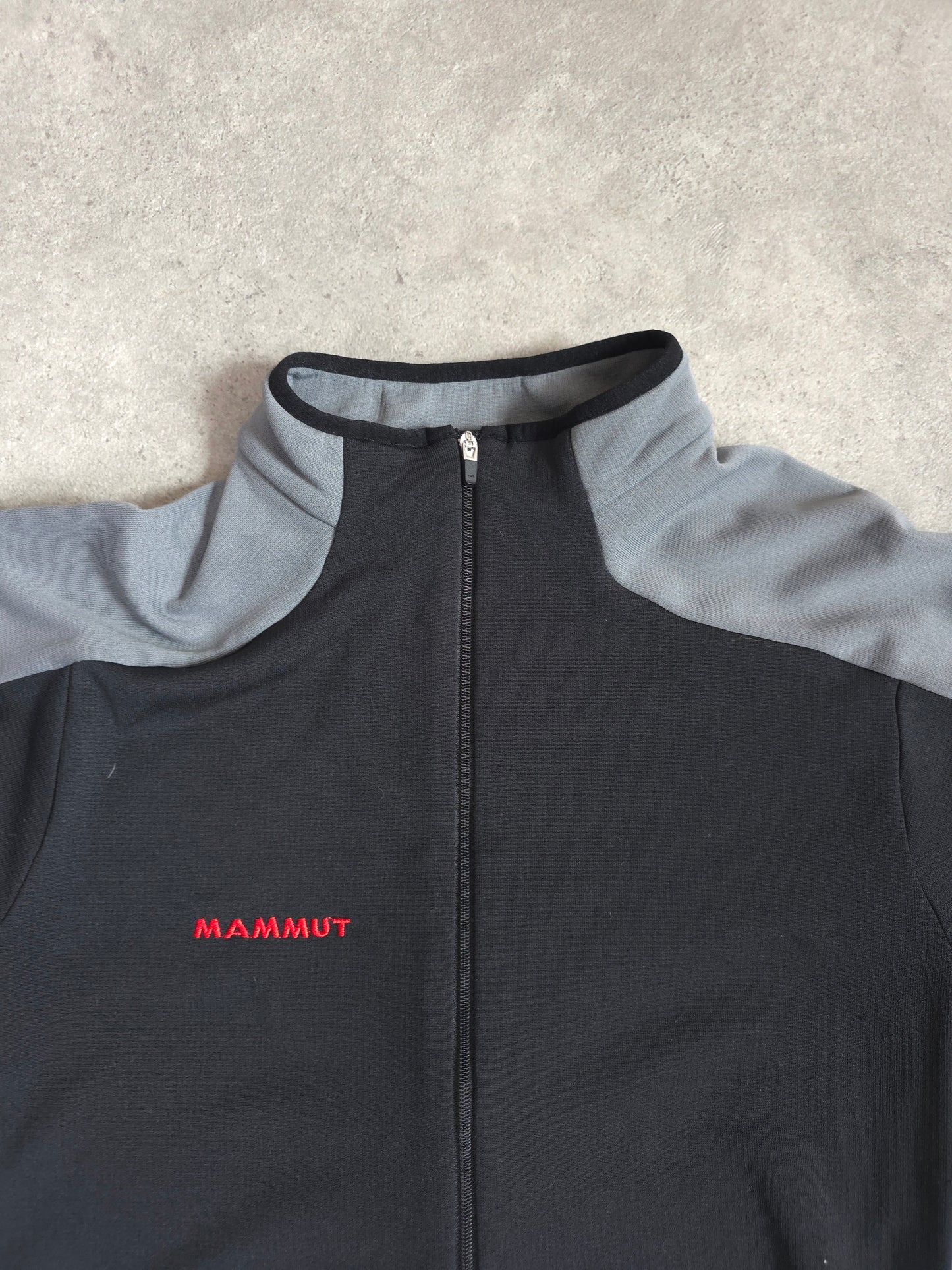 Mammut 1/4 zip thermal t-shirt in black and grey - small