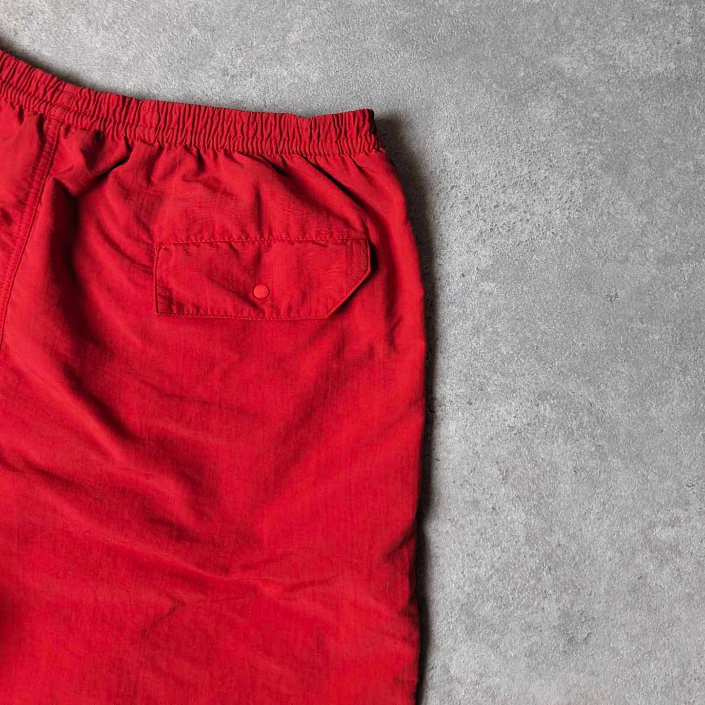 Patagonia 7" baggies in red - small