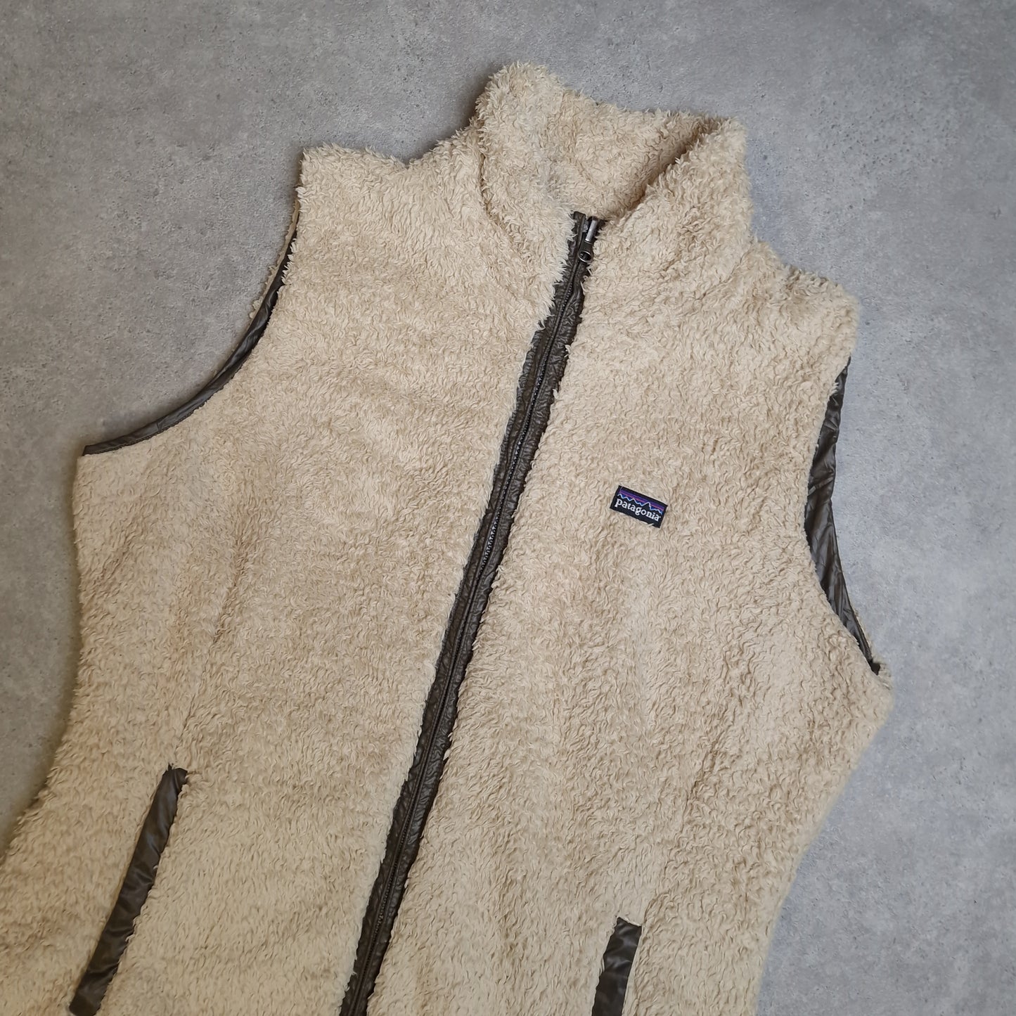Patagonia reversible fluffy gilet in cream - women's XL