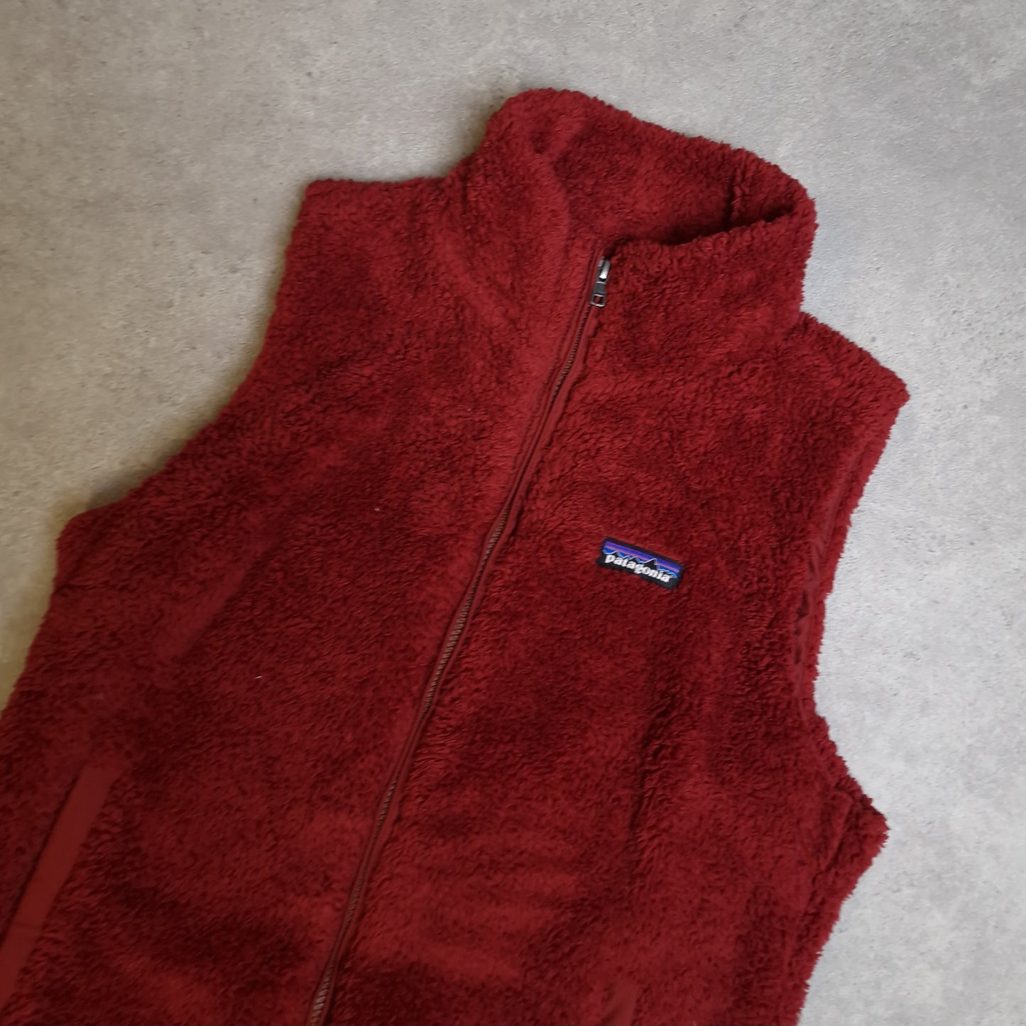 Patagonia fluffy gilet in Burgundy - women's large