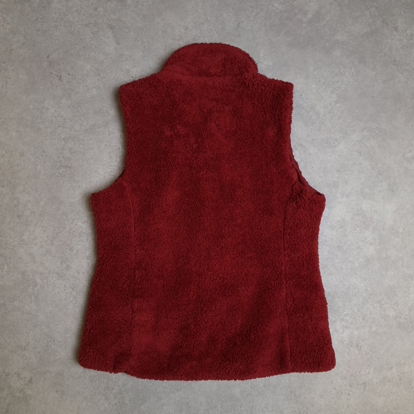 Patagonia fluffy gilet in Burgundy - women's large